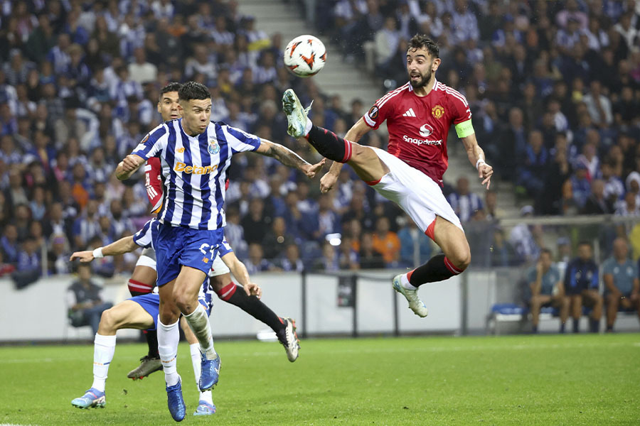 manchester united liga europy kursy